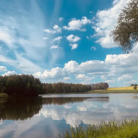 Gemuetliche In Idyllischer Lage-auf Dem Land Lägenhet *