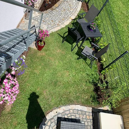 Gemuetliche In Idyllischer Lage-auf Dem Land 아파트 *